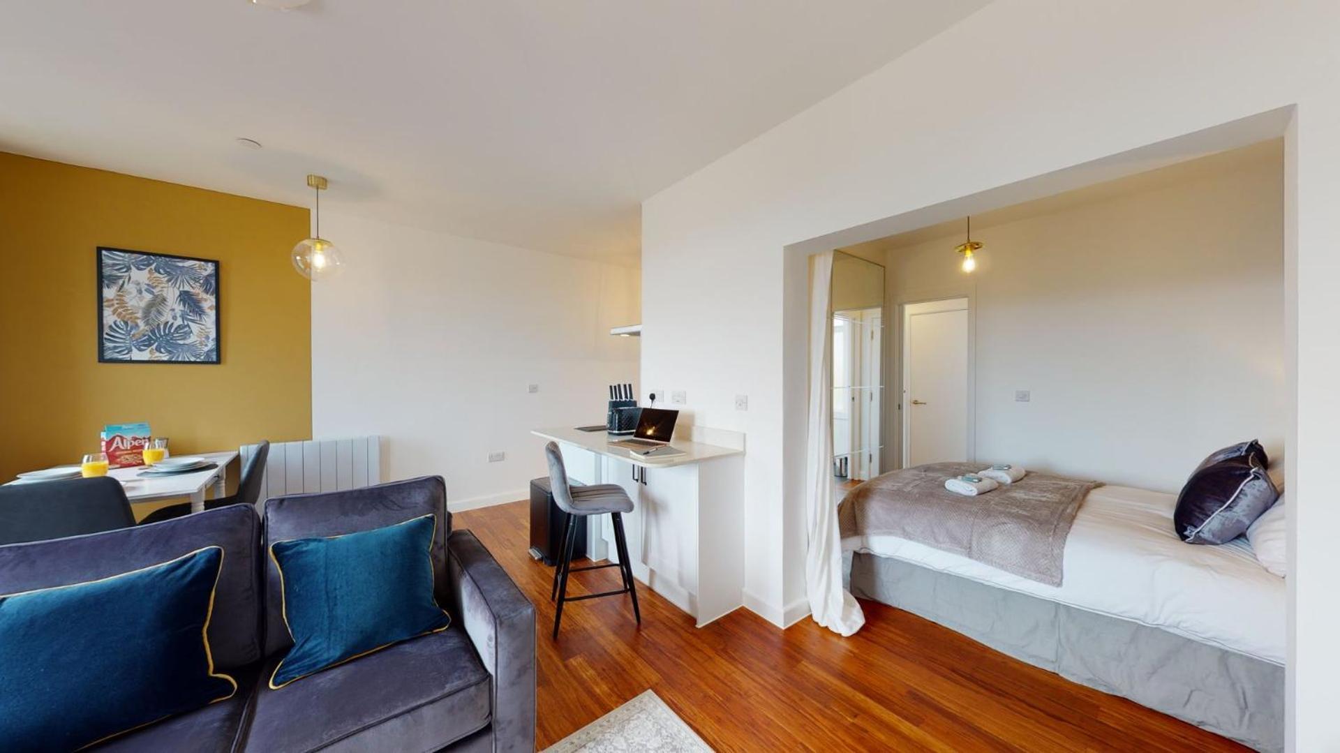 Studio Apartment With 65" Smart Tv Newport  Eksteriør bilde