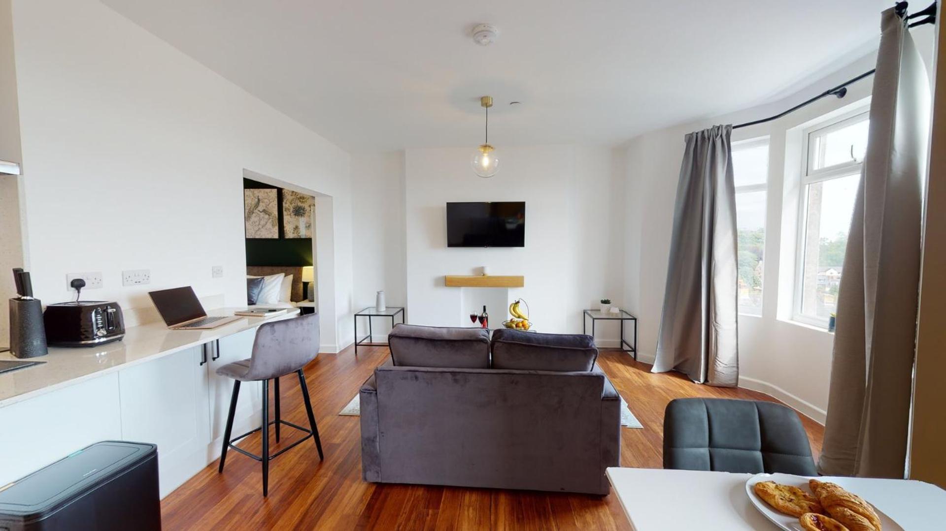 Studio Apartment With 65" Smart Tv Newport  Eksteriør bilde