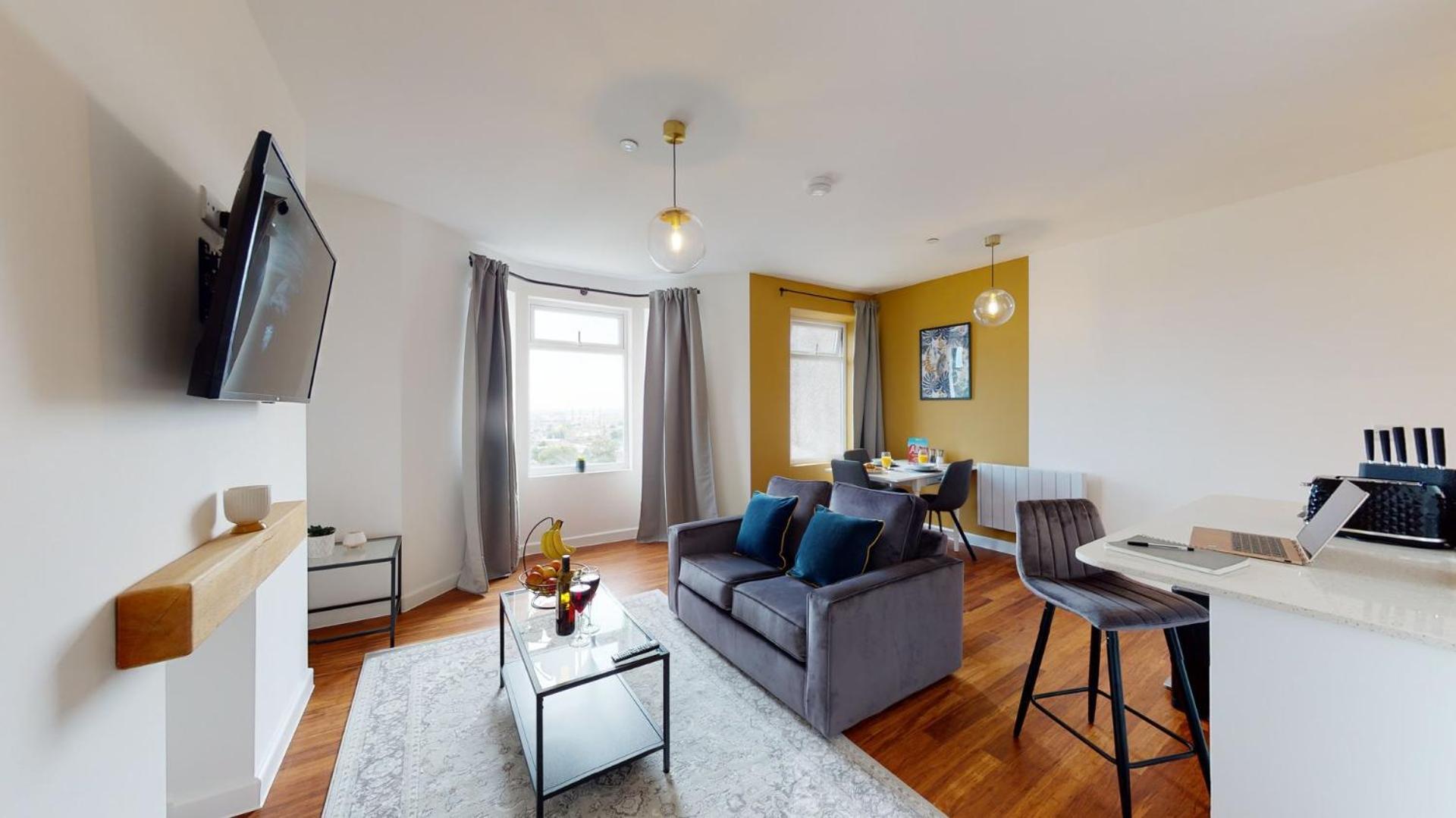 Studio Apartment With 65" Smart Tv Newport  Eksteriør bilde