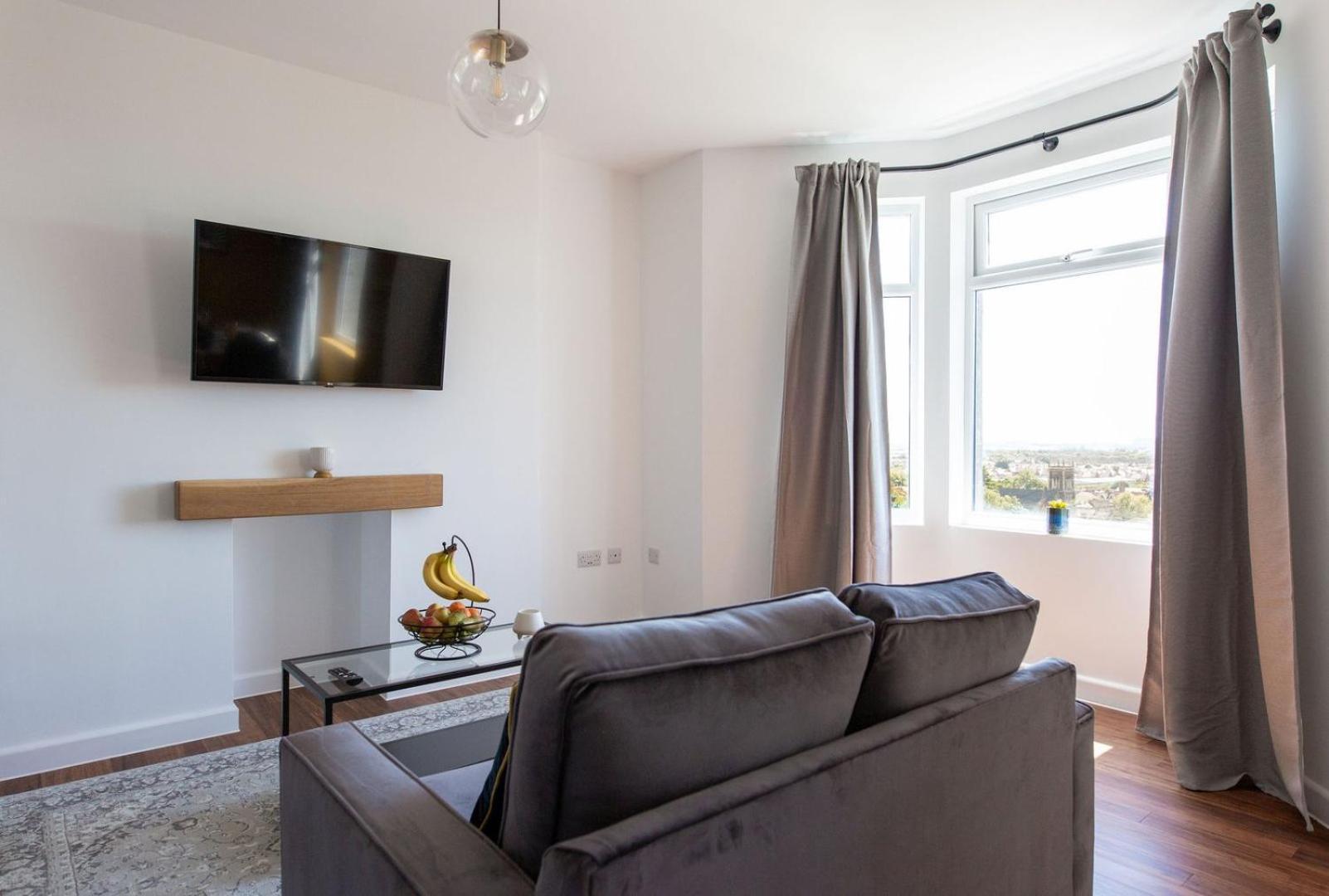 Studio Apartment With 65" Smart Tv Newport  Eksteriør bilde