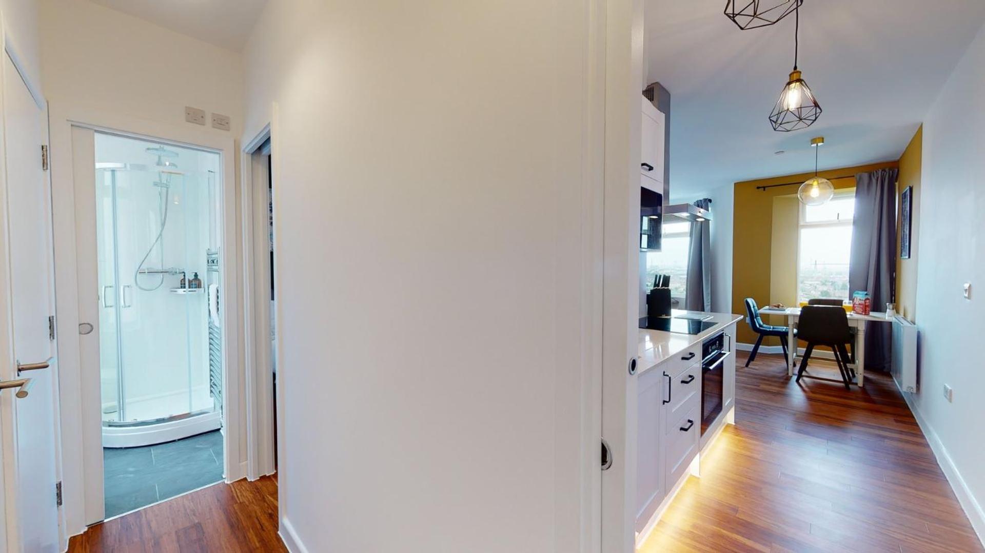 Studio Apartment With 65" Smart Tv Newport  Eksteriør bilde